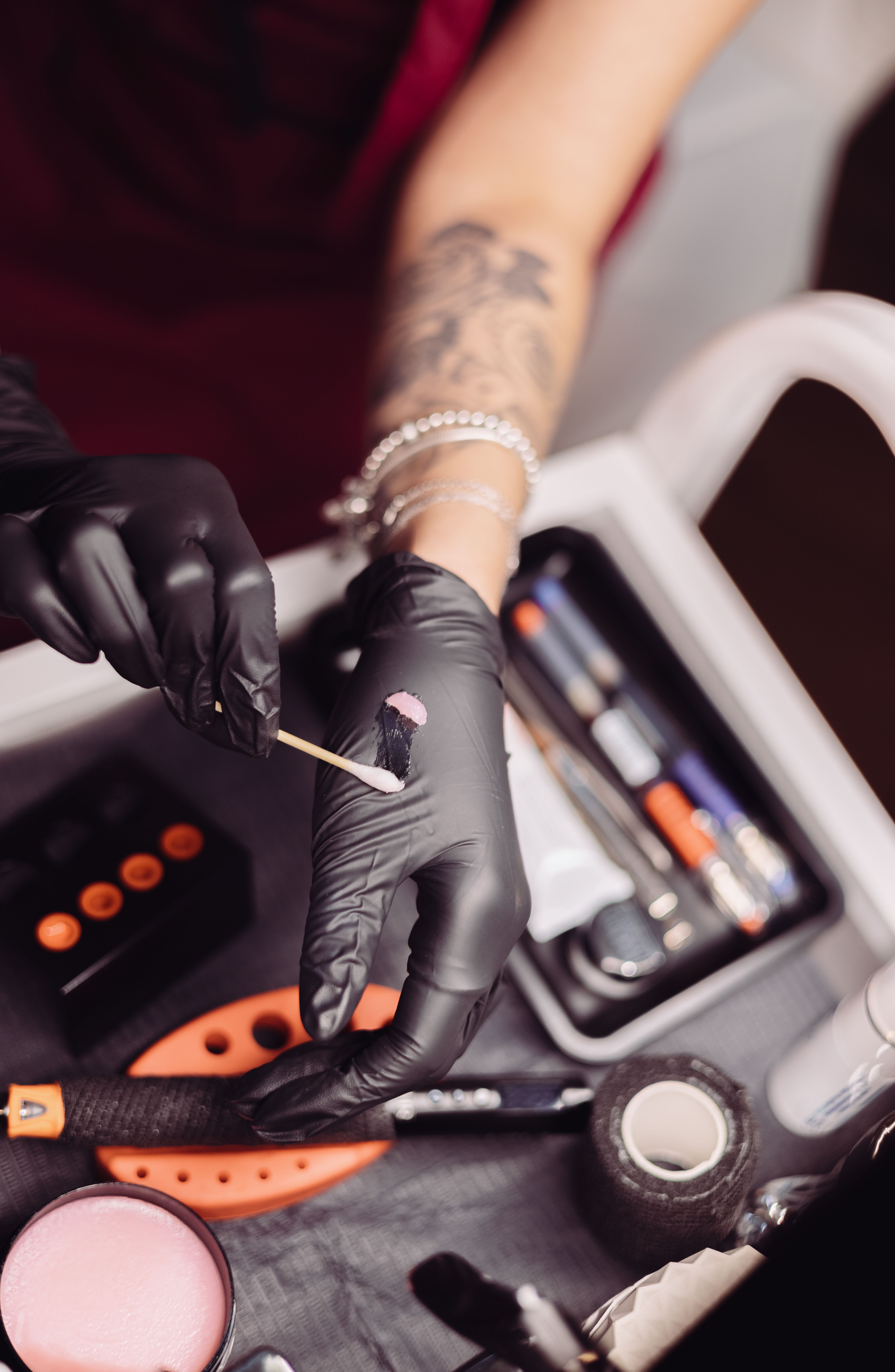 Produtos para cuidado de tatuagem nova